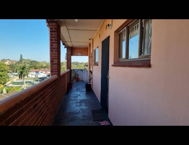 2 BEDROOM APARTMENT FOR SALE IN MALVERN